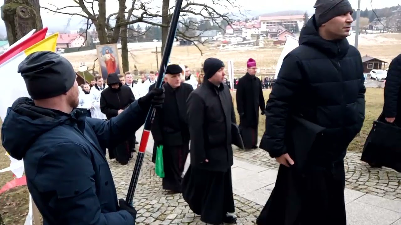 Procesja z obrazem Najświętszego Serca Pana Jezusa w Sanktuarium. Św.Andrzeja Boboli w Strachocinie