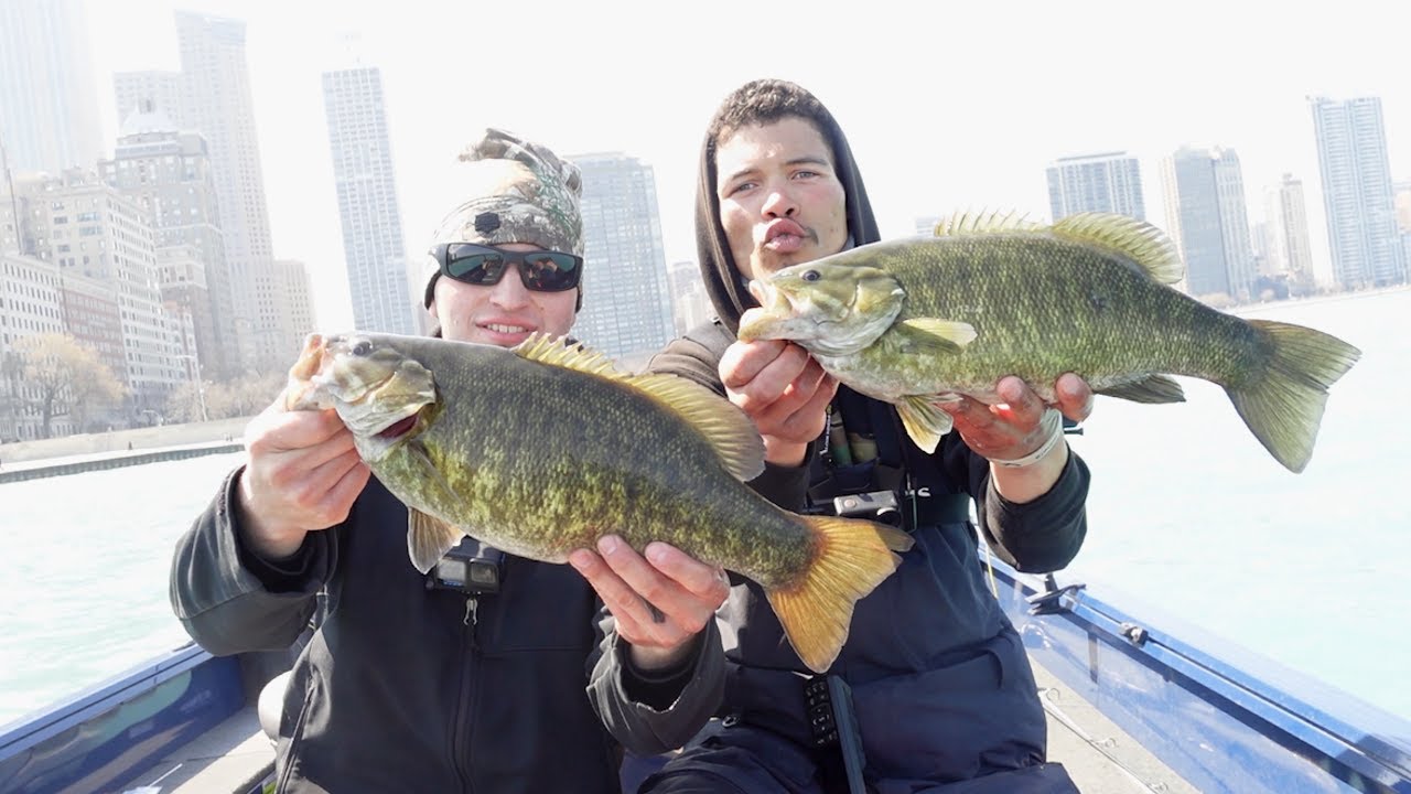 A Great Day of Smallmouth Bass Fishing in Downtown Chicago - Lots of Hookups! 