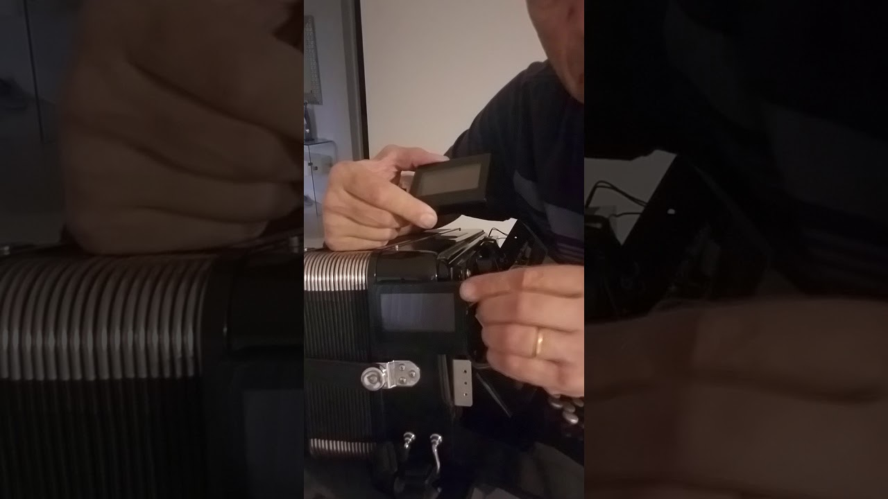 Roland accordion FR-7x/b monitor display/screen repair and improvement. mikesaccordion@gmail.com