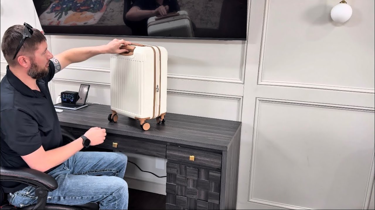 Рюкзак BAGSMART Carry On Luggage 22x14x9, одобрен авиакомпаниями.
