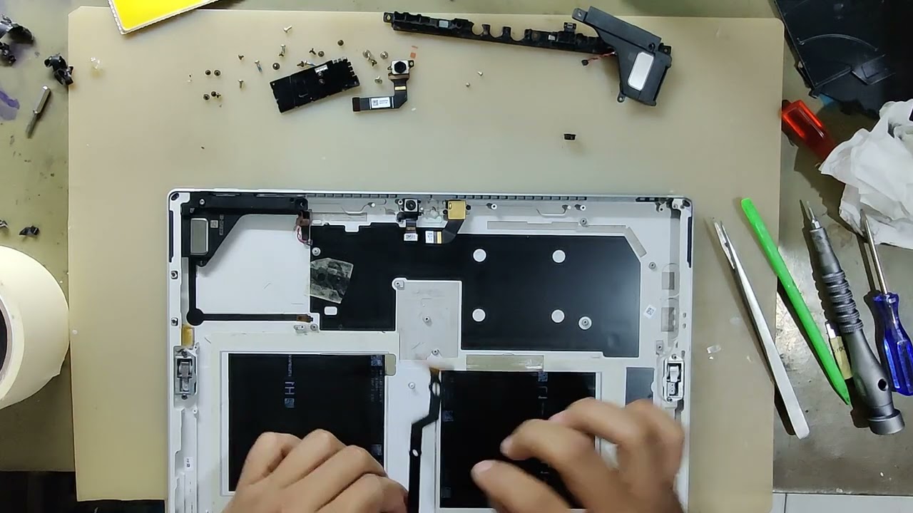 Surface Pro 5 Flexible Keyboard Connector Replacement