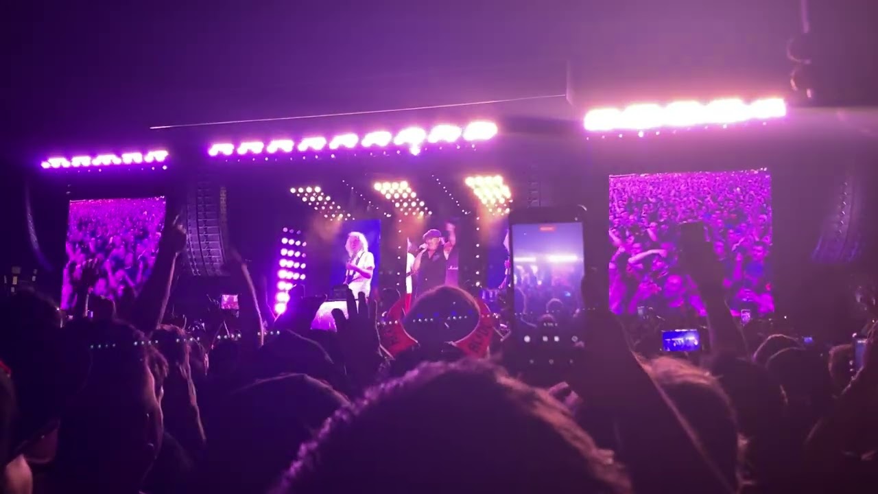 AC/DC - You Shook Me All Night Long – Santiago, Chile / Live