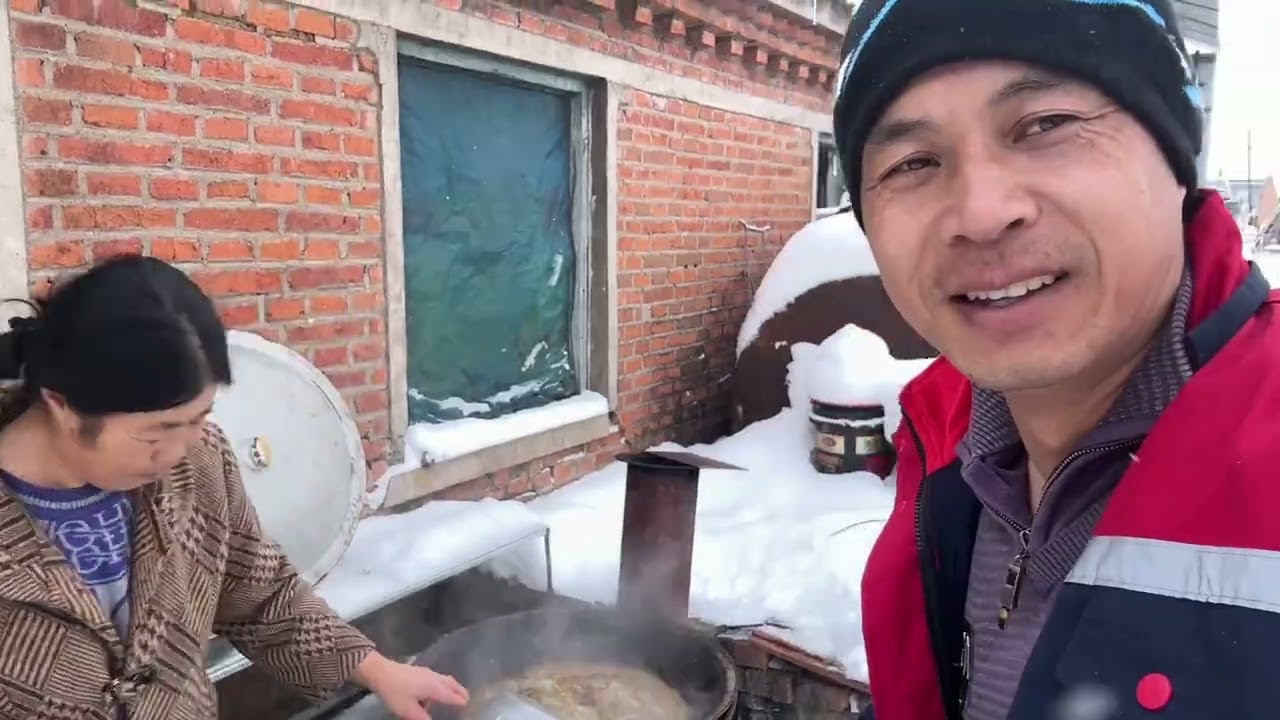 小坤邀请视频前朋友来做客，有酒有肉有大鹅，来呀朋友们