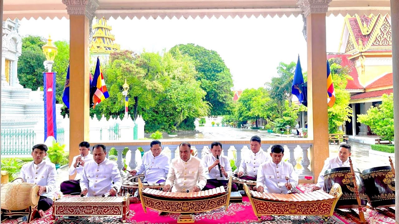 ភ្លេងពិណពាទ្យ .#pinpeat  in royal palace