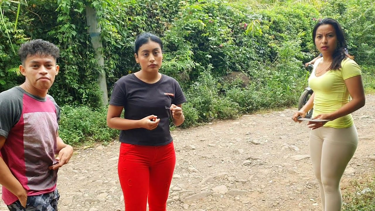 Hago Lo  Que Yo Quiero Nadie Me Pone Ordenes/¡Hojas Para Los Tamales!