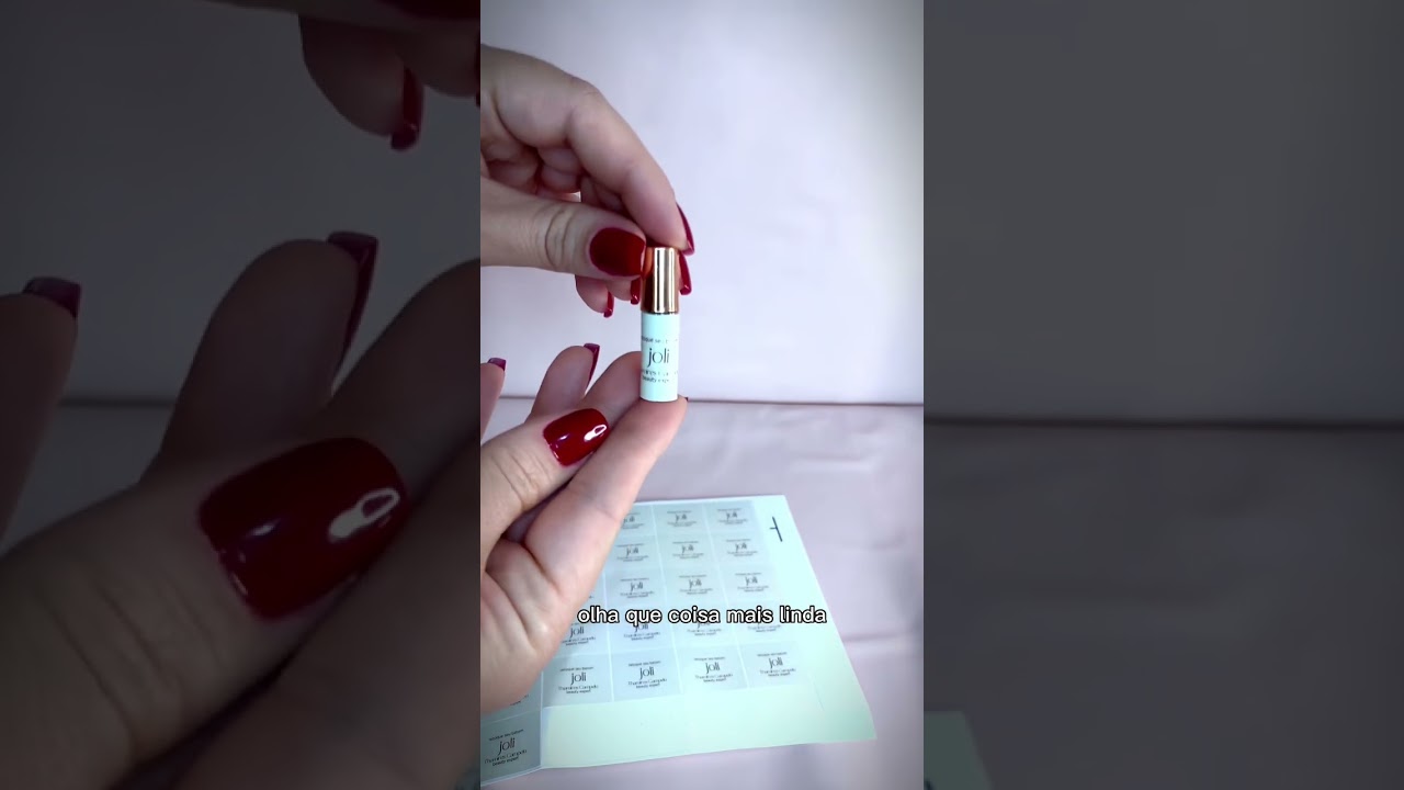 Mimo brinde retoque para clientes de maquiagem