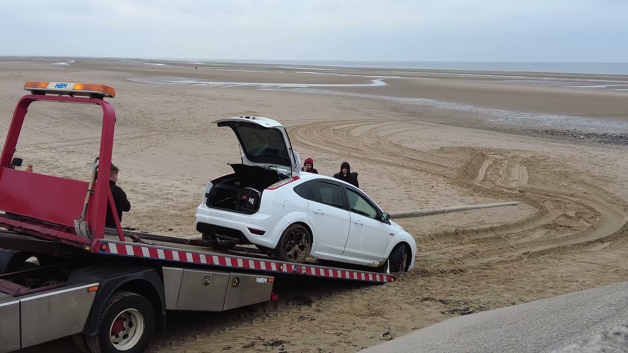 Ford Focus ST stuck in the sand at Starr Gate Blackpool 14/5/21
