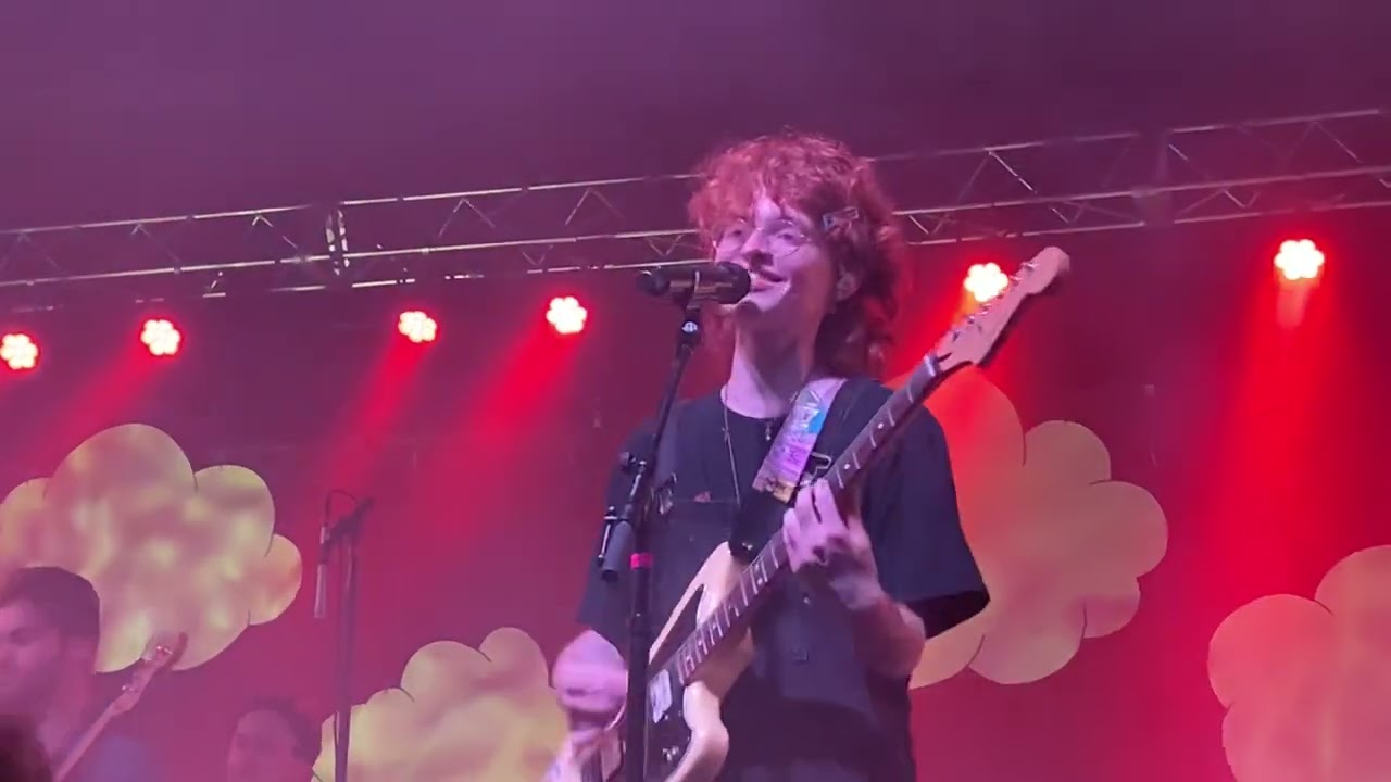 cavetown - boys will be bugs (live @ soma SD 2022)