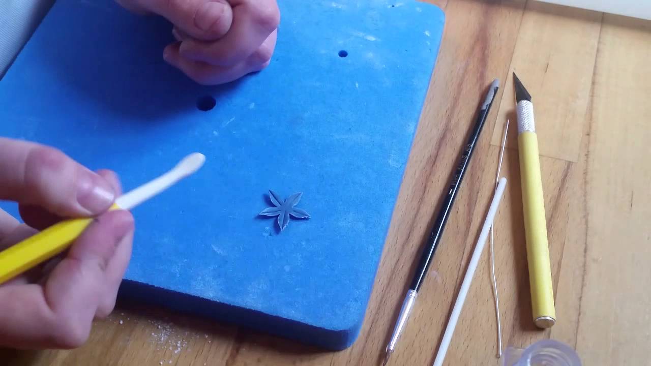 Cornflower sugar flowers