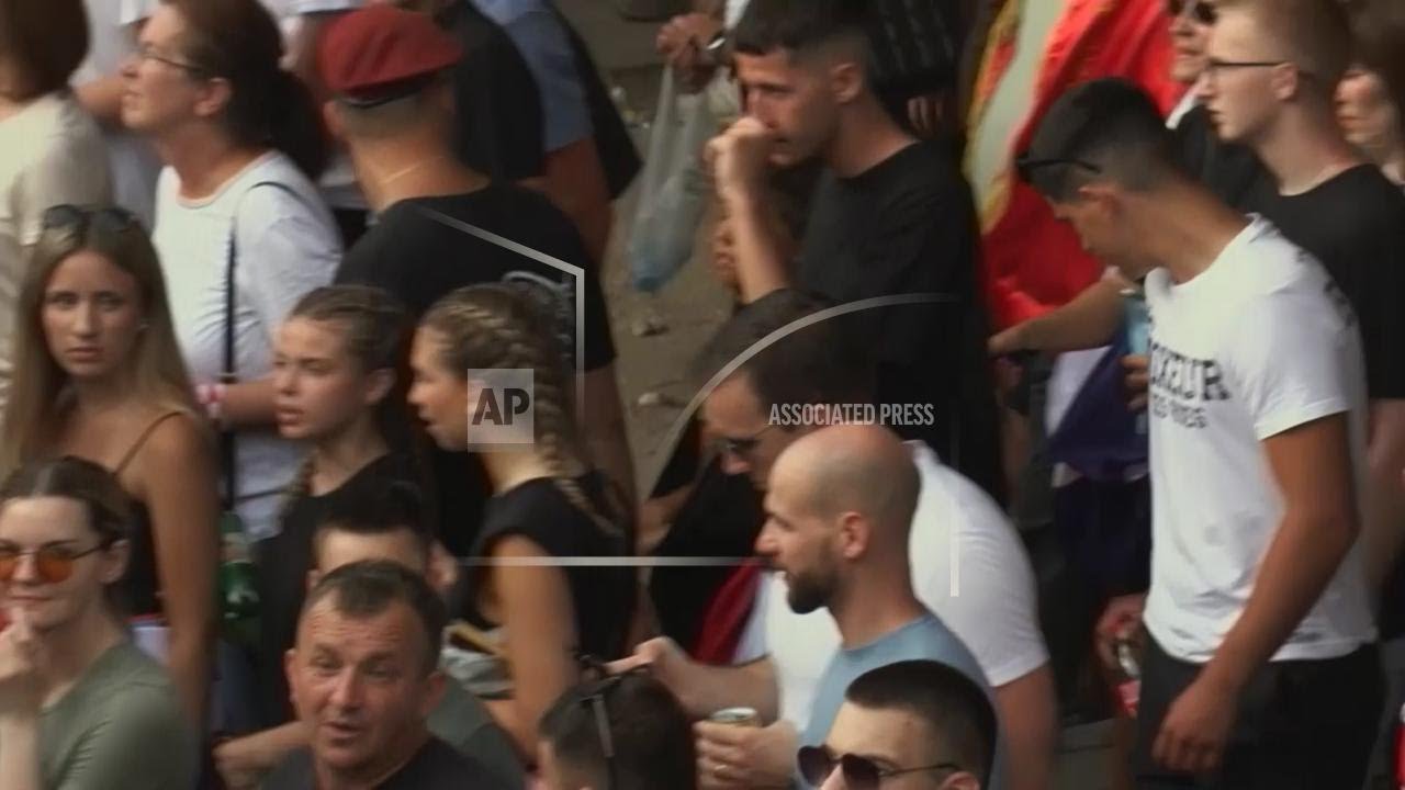 Controversial right-wing singer Marko Perkovic draws tens of thousands to Zagreb concert