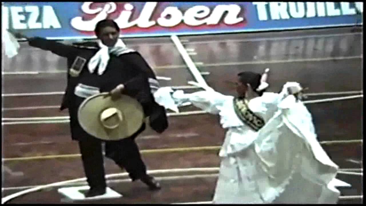 CAMPEÓN DE CAMPEONES DE MARINERA 1991 CHINCHANOS CARMEN MARÍA TOCE OCAMPO Y OSCAR TORRES KAISER