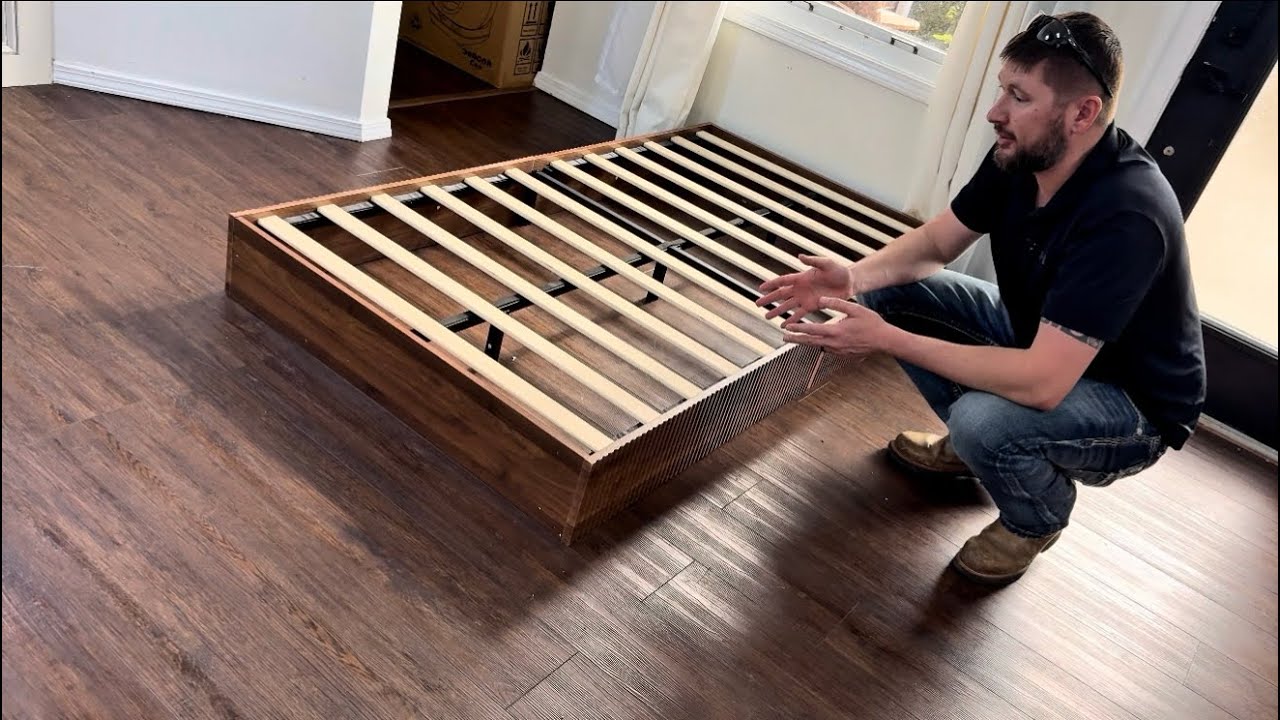 Каркас двуспальной кровати Garvee