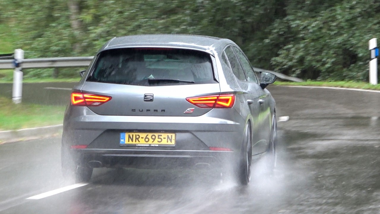 380HP Seat Leon Cupra with Custom Exhaust! Revs and Accelerations!