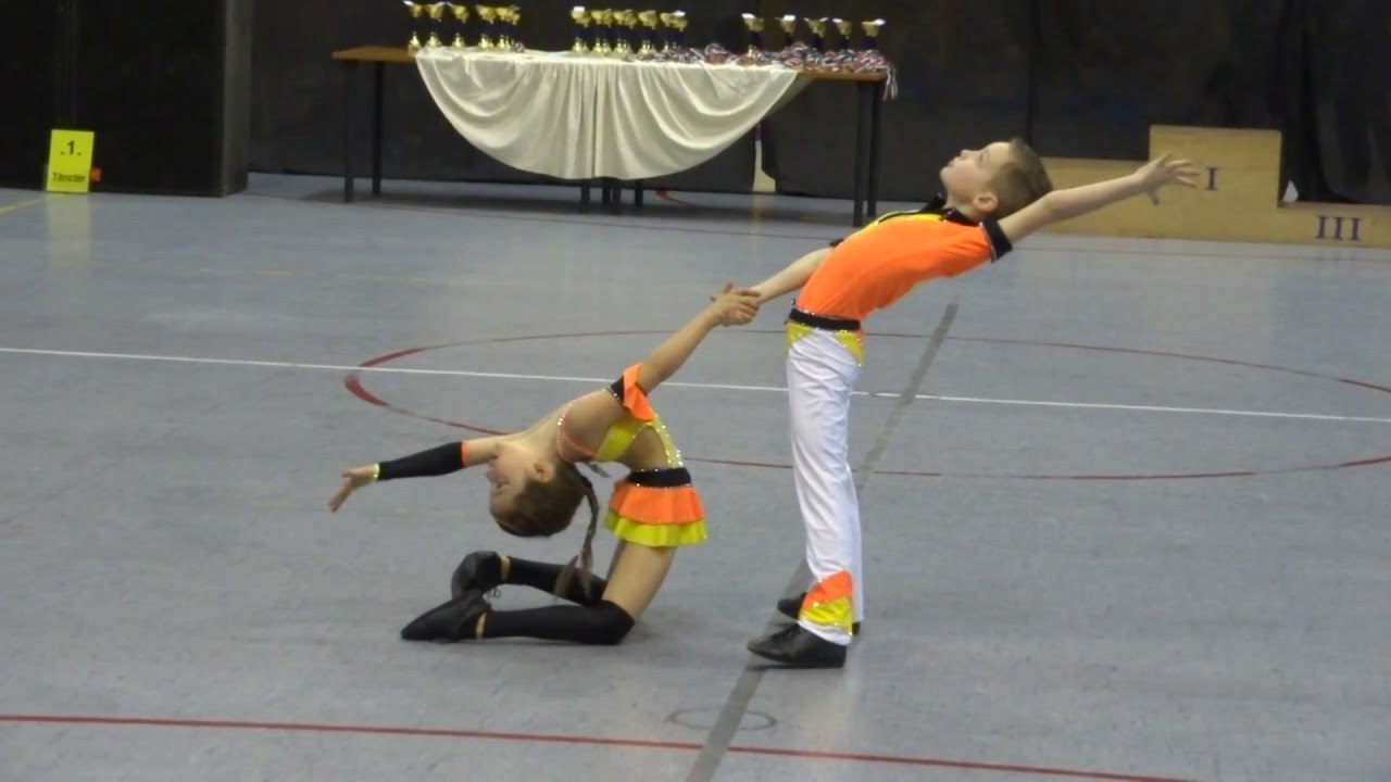 Akrobatikus rock and roll, Toni és Anna children páros, 2016.04.10.