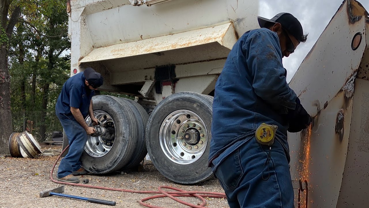 Getting the END DUMP trailer ready for paint | polished aluminum wheels installed