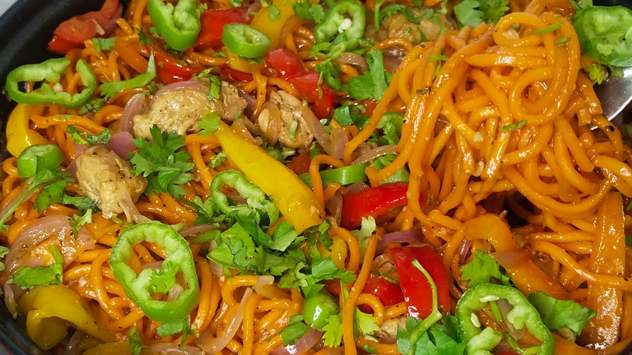 🕌 Ramadan Series Episode 8 ✨🌙| Barkat Bhari Chicken Chowmein 🍜✨