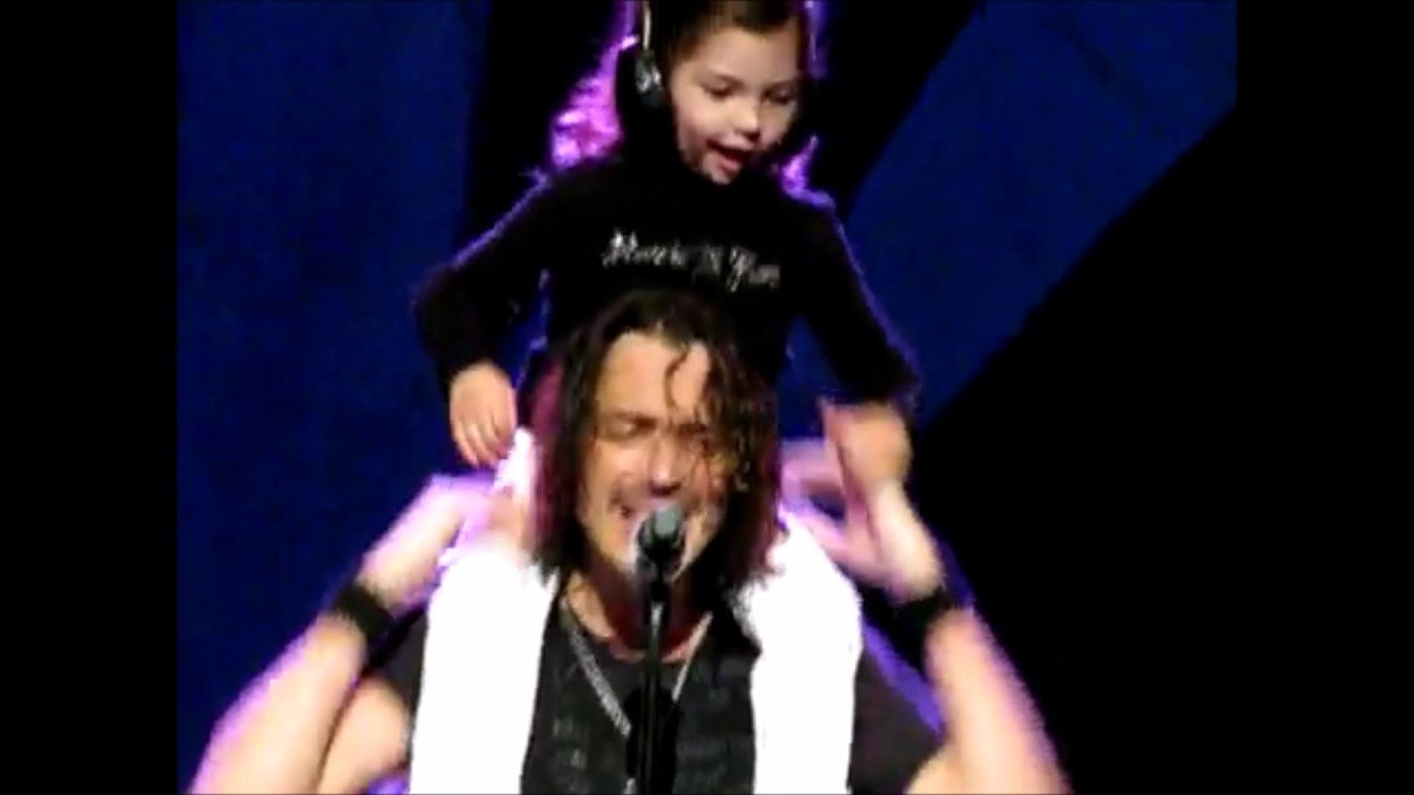 Chris Cornell with his kids