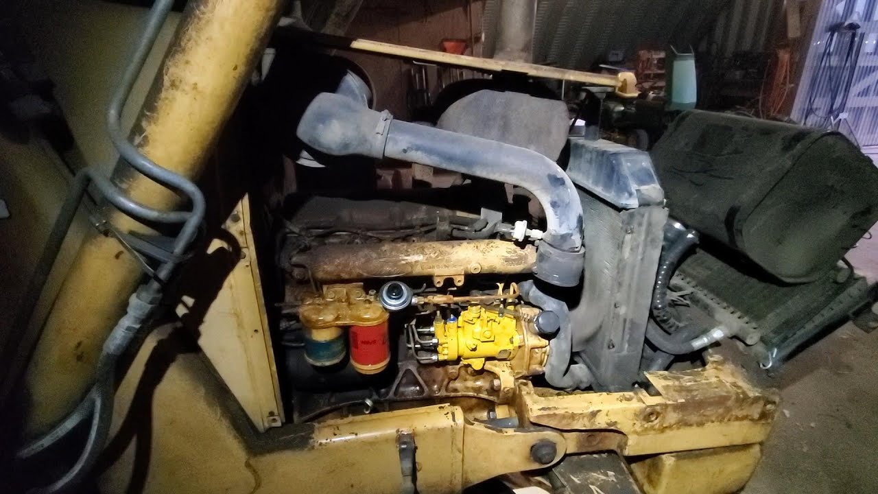 555D Backhoe Fuel Injector Pump Installation