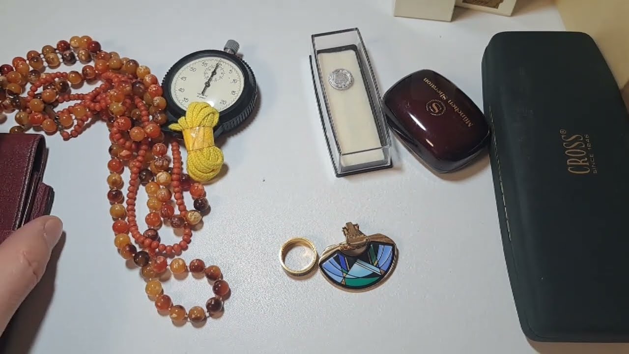 ЧТО МОЖНО НАЙТИ НА БАРАХОЛКЕ НА НОВЫЙ ГОД!