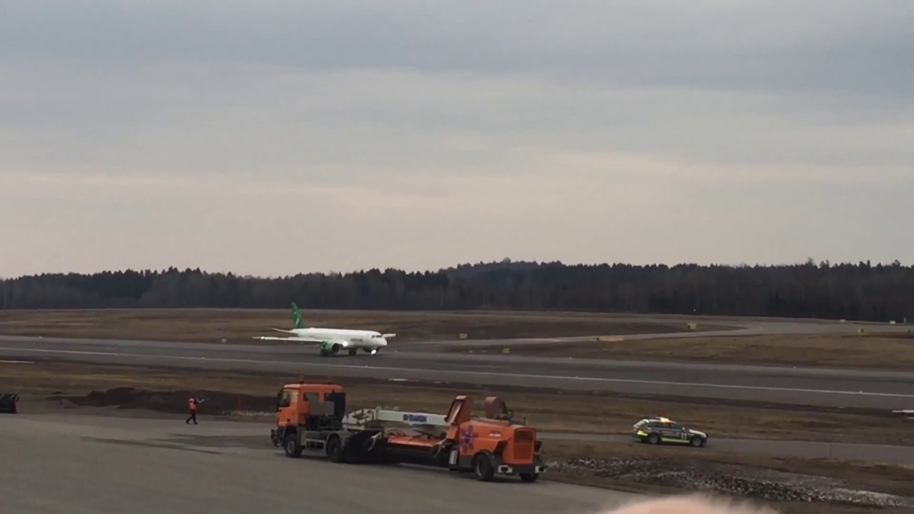 First Embraer 190 E2 - Wider&oslash;e first landing Sandefjord Torp (15.04.2018)