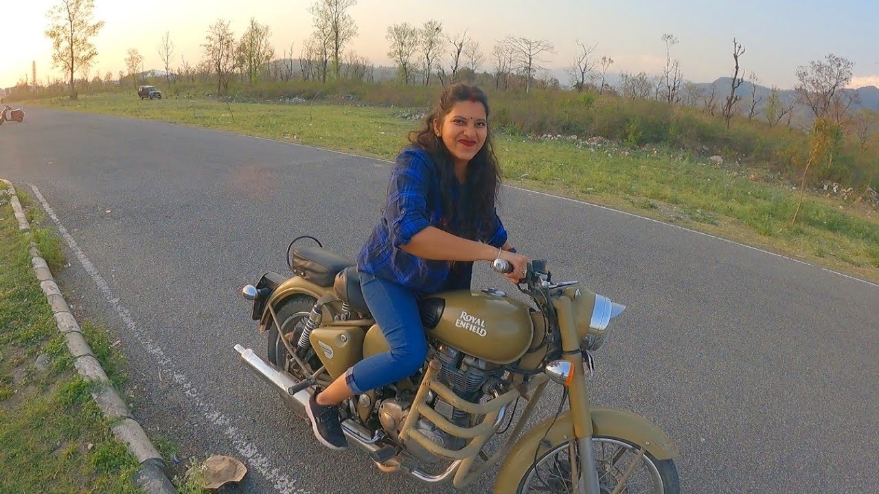 Girl Riding Bullet 500cc 🔥🔥🔥