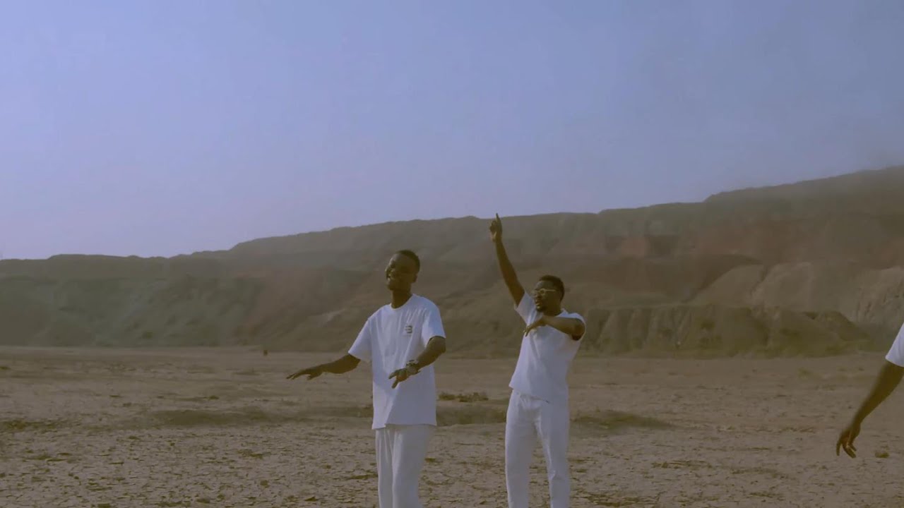Mafa Gospel - TENDS-MOI LA MAIN - Kam'sy Yemba, Lm Mumba & chris rabbin  ( Clip Officiel )
