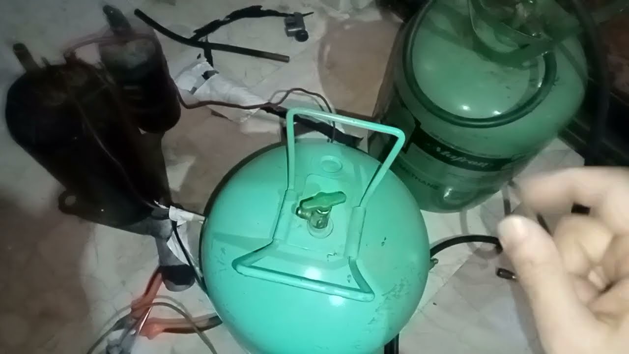 تعبئه اسطوانه فريون فارغه من اسطوانه ممتلئه