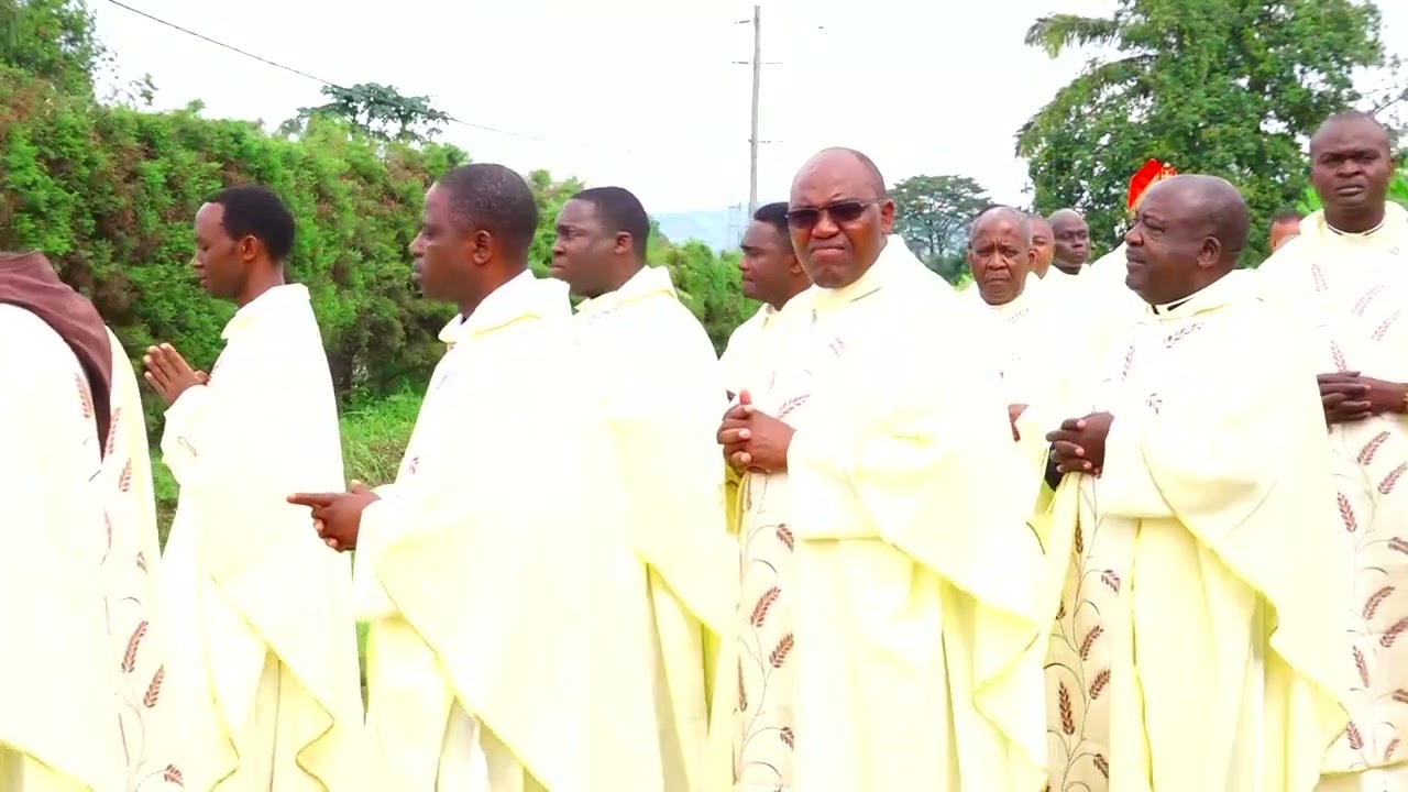 NYOTA  YATOKEA BUTONGA PARISH  JIMBO KUU  LA  MBEYA  MAMBO  NI FIRE UPADRISHO  WA  KWANZA
