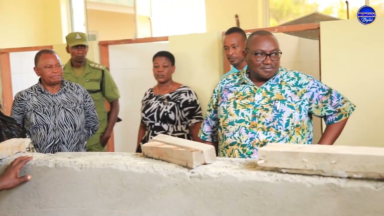 DC KALIMA AKAGUA MAENDELEO YA UJENZI WA KITUO CHA AFYA KATA YA BOSHA - MKINGA  NA KUSIKILIZA KERO 