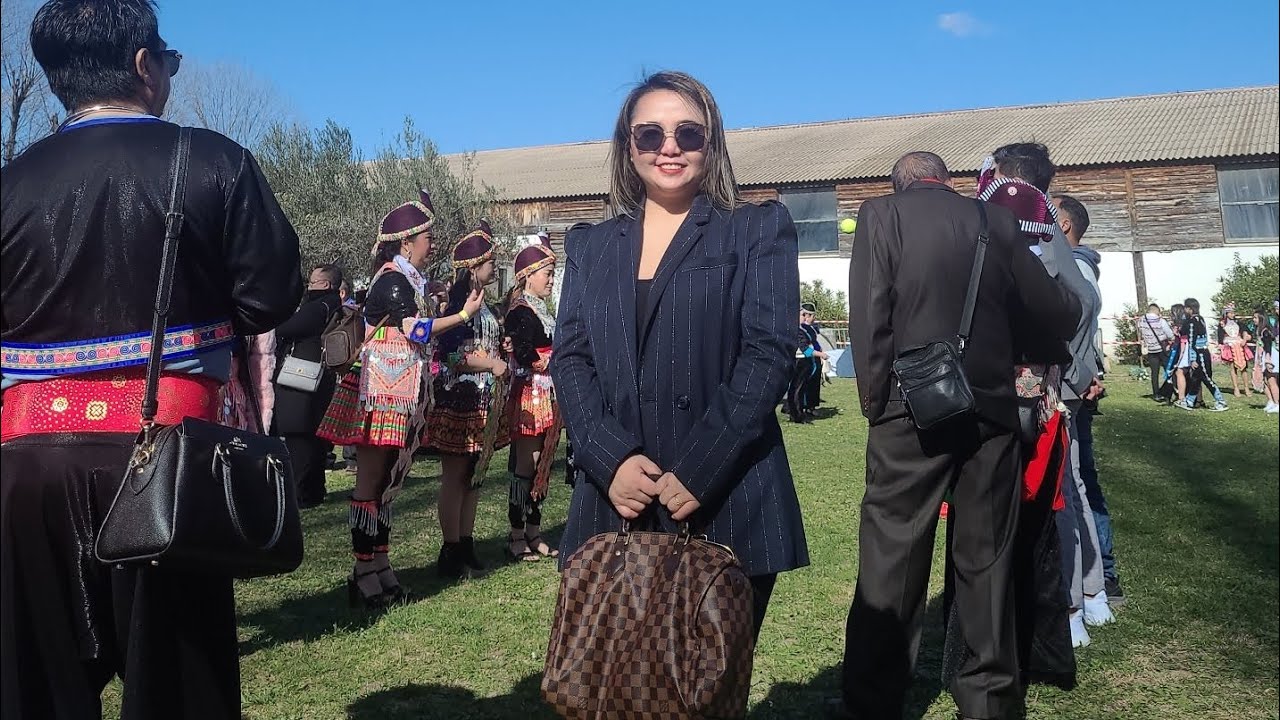 nyob zoo xyoo tshiab 2024 peb mus ua si pem Nîmes os hmong ma coob2 li