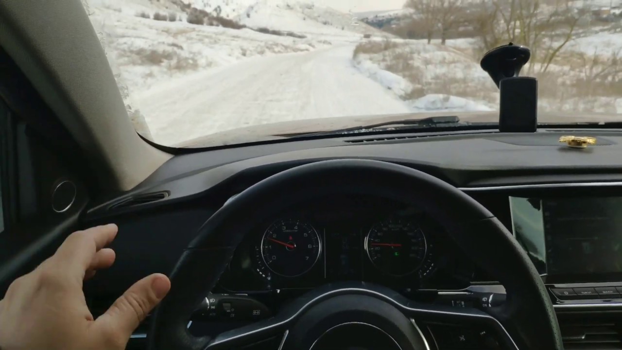 Zotye Coupa. По дороге домой покоряем крутую снежную гору.