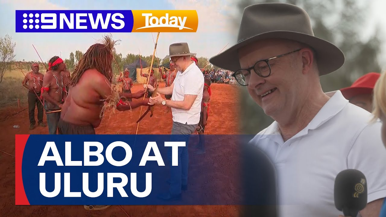 PM makes a quick stop to celebrate the 40th anniversary of the Uluru Handback | 9 News Australia