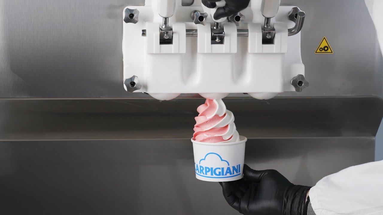 UF 920 SP: machine à haute capacité de production pour glaces, sorbets et yaourt glacé à l'italienne