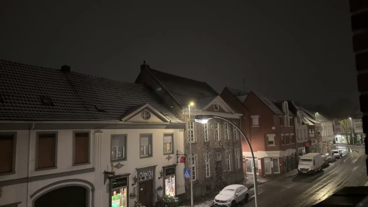 Schneefall, der vor Sonnenaufgang einsetzte 