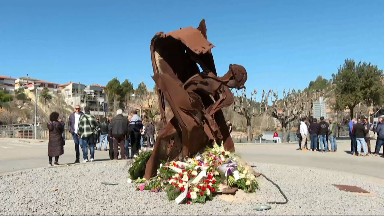 Súria (Barcelona) guarda un minuto de silencio por el accidente con tres muertos en la mina