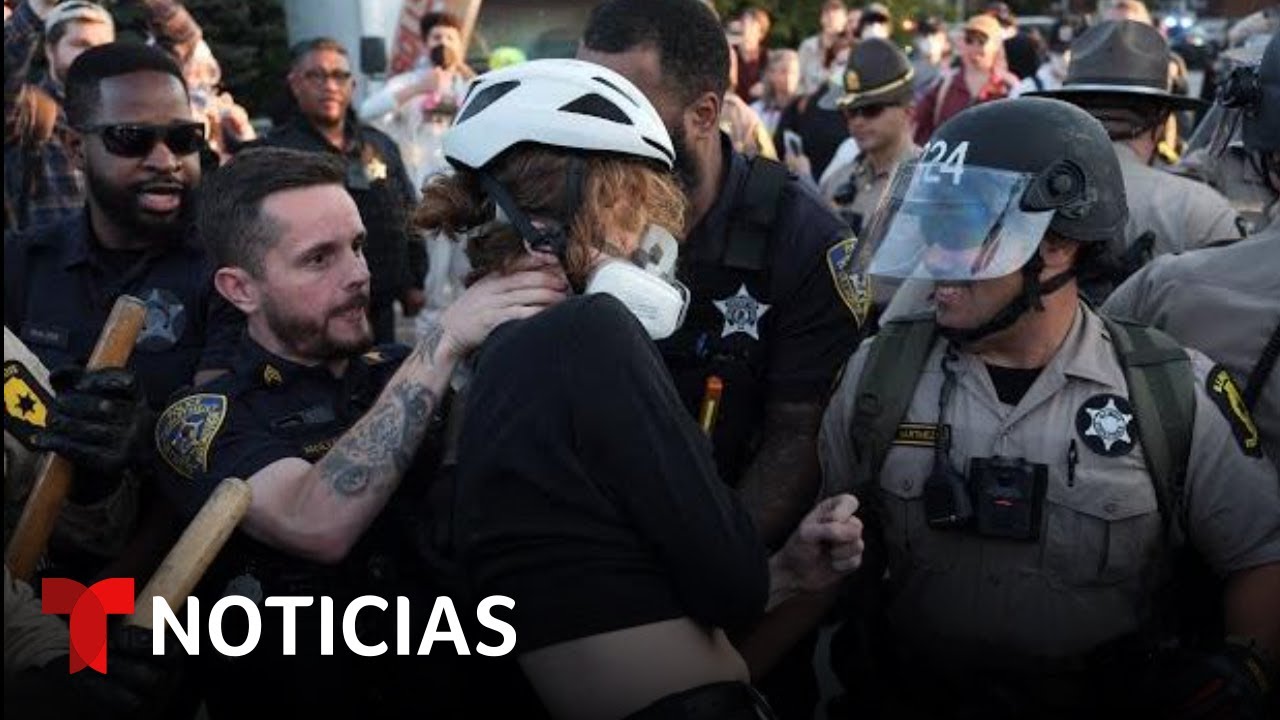 Protesta frente a un centro de ICE en Illinois