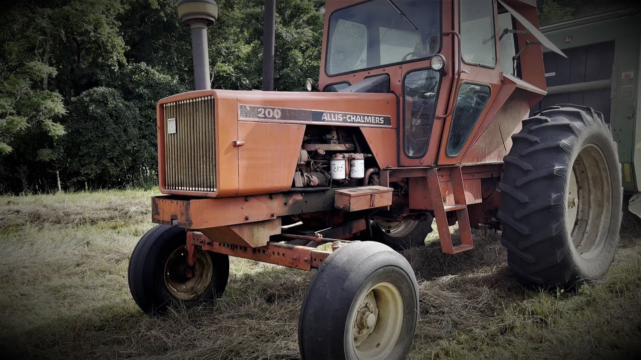Allis Chalmers 200 and Ford 7600