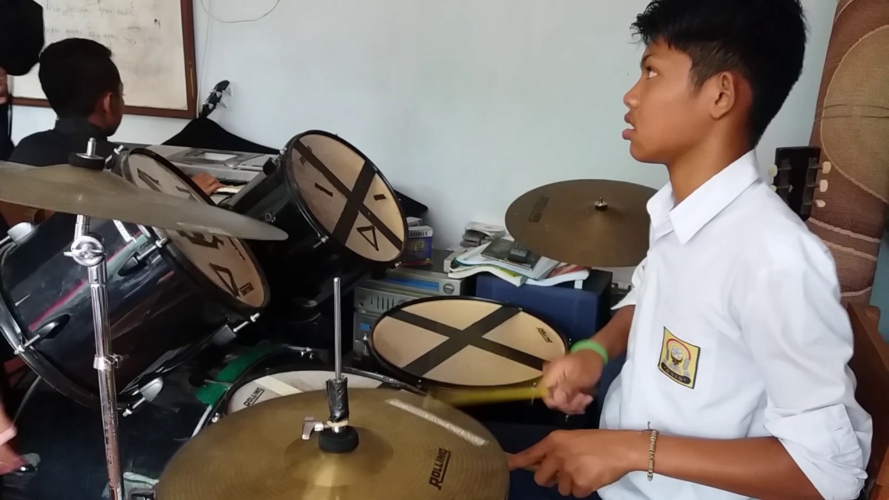 Kelas kesenian SLB-C Dharma Wanita Kota Bogor