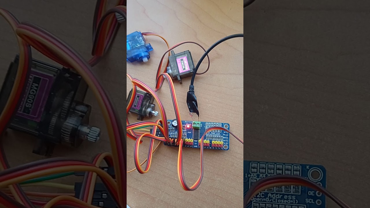 Multiples Servos con Arduino y Joystick (PCA9685)