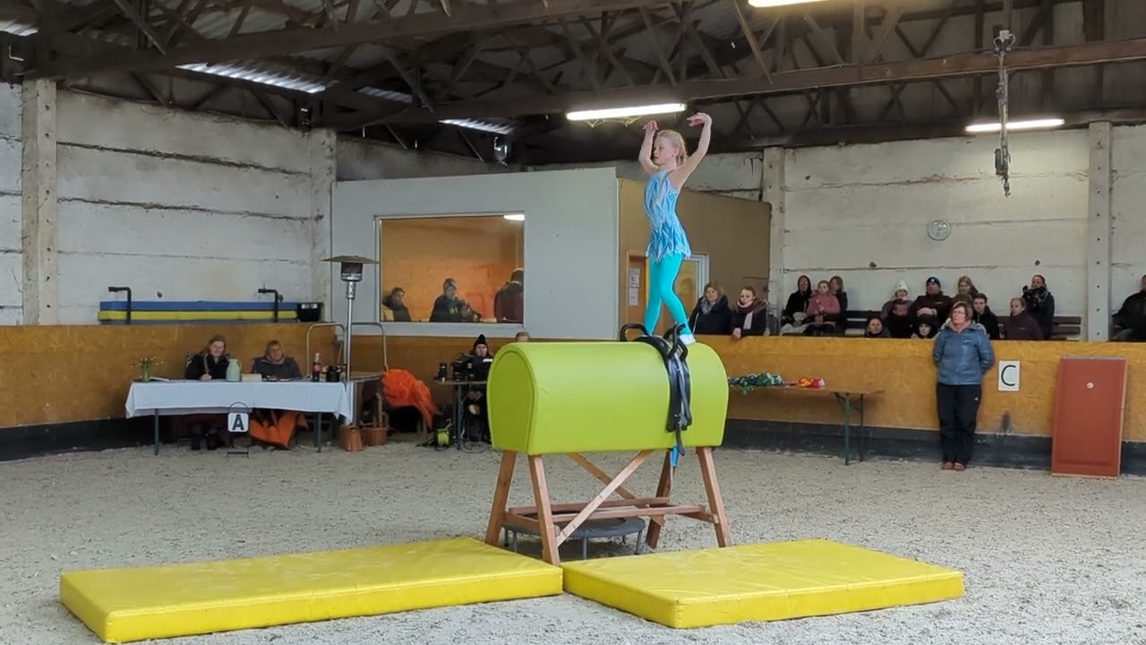 Voltigieren Lilly-Charlott Traubenstein Holzpferdturnier Angern 02.04.22 Kür