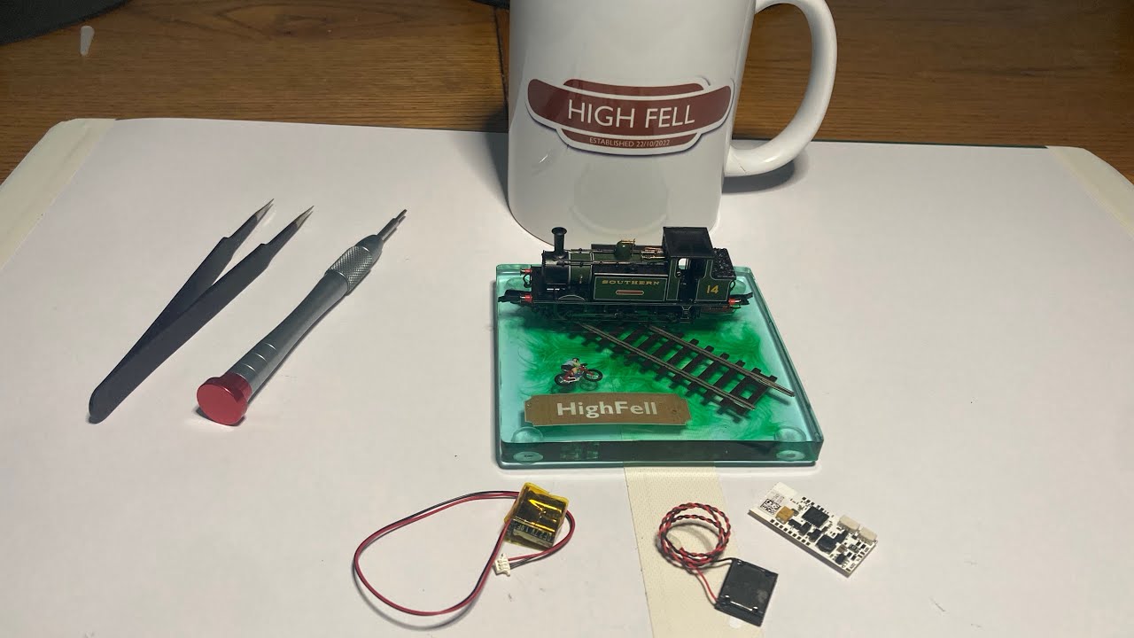 Hornby TT:120 Terrier, HM 7000 N18 decoder and stay alive