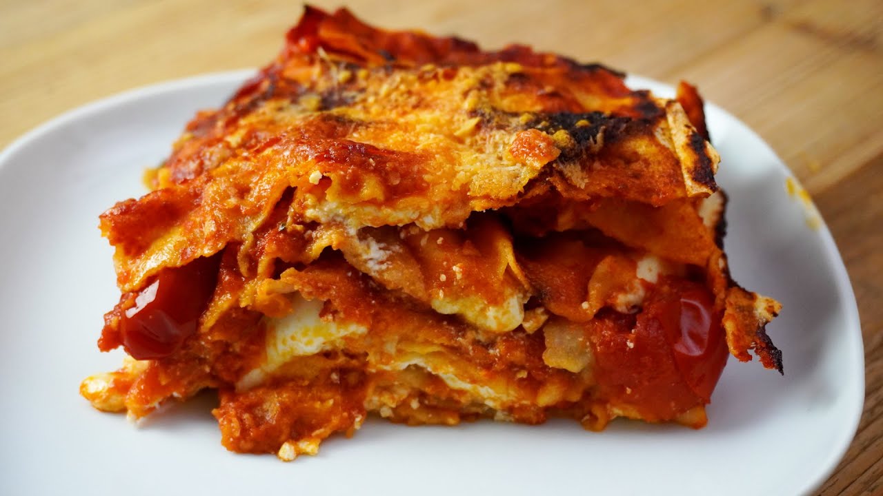 Semplici e squisite Lasagne di pane carasau con pomodoro, ricotta e mozzarella