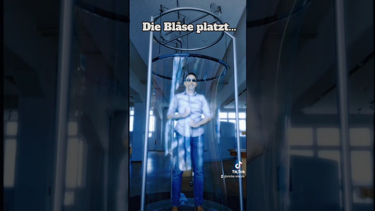 Die #Wahlversprechen von #Merz bildlich dargestellt. #Berlin #cdu #bundestag #Seifenblase #lustig
