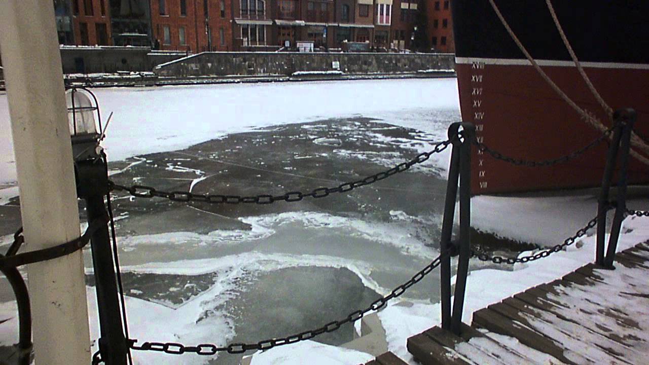 Gdansk - motlawa river frozen