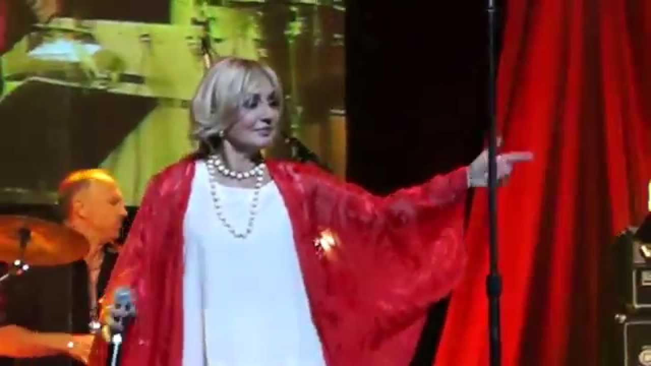 Googoosh Montreal 2015 Gole hezar par + Kie kie