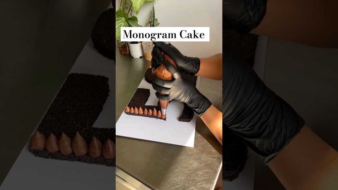 Monogram Cake | मोनोग्राम केक 🥰😍😱🎂💕💓 #shorts #monogram #tutorial #chocolate