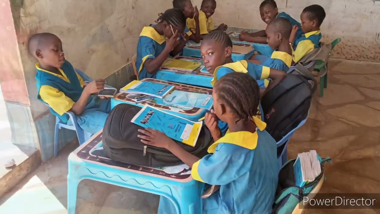 Bright Hope Africa Kids e.V. Heusenstamm. Bücher- & Essenspende der Adalbert-Stifter-Schule 04/2022