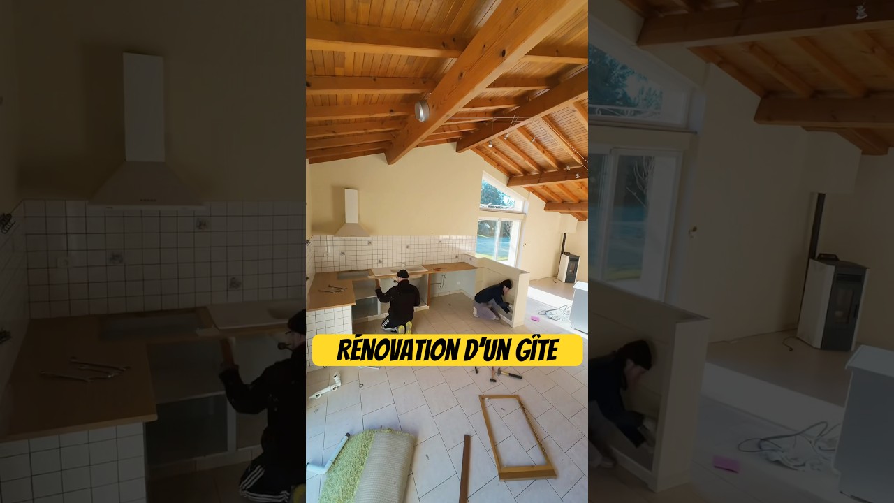 J'aide mon p&egrave;re &agrave; r&eacute;nover un g&icirc;te #renovation #maison #g&icirc;te #construction #pourtoi #ytshorts
