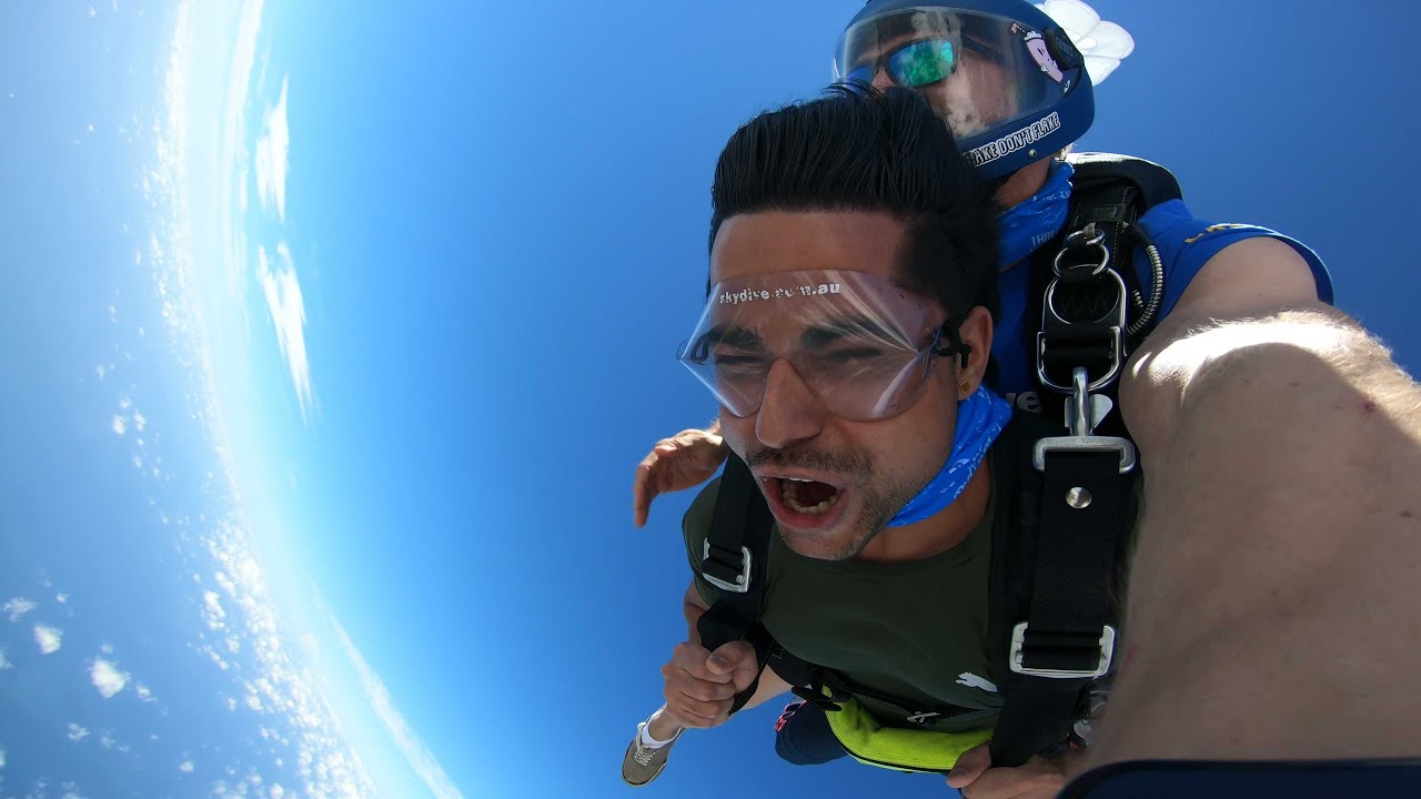 First SCARY skydiving experience || Invaded 2021 #skydive #australia #wollongong #2021