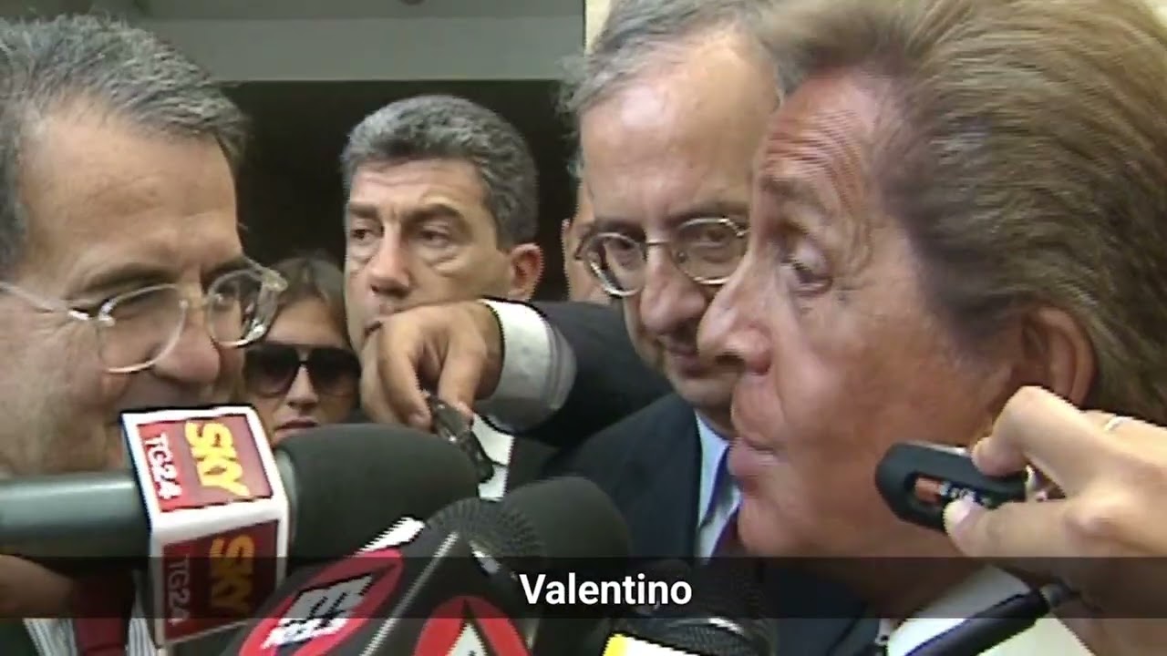 Omaggio  ai 90 anni di Valentino. All'Ara Pacis. 45 anni di bellezza. di Stefania Giacomini